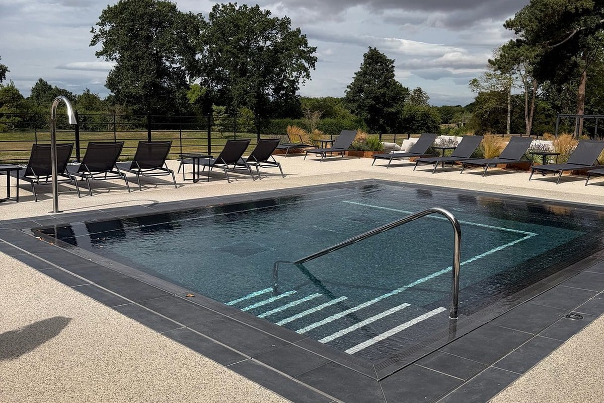 01-outdoor-spa